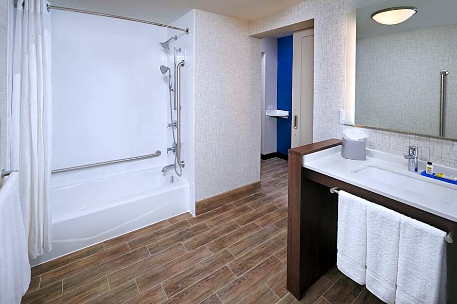 Holiday Inn Express Sarnia - Point Edward By IHG