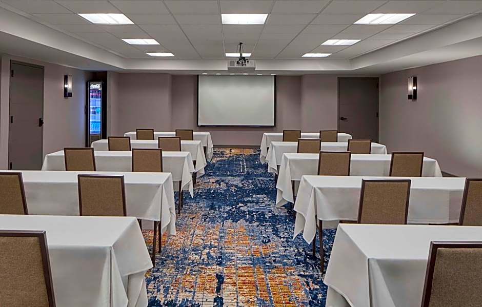 Homewood Suites by Hilton Savannah Historic District/Riverfront