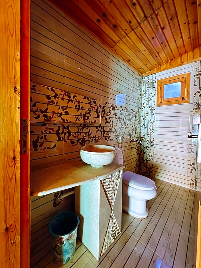 Green Beach Camp & Hotel