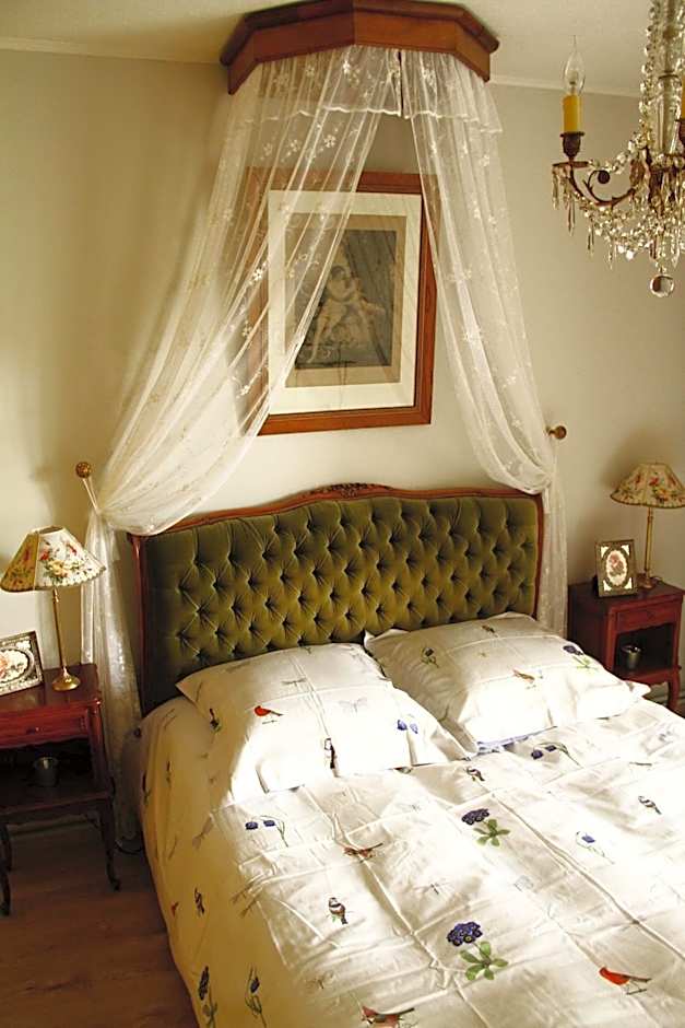 La Petite Maison près de l'Eglise