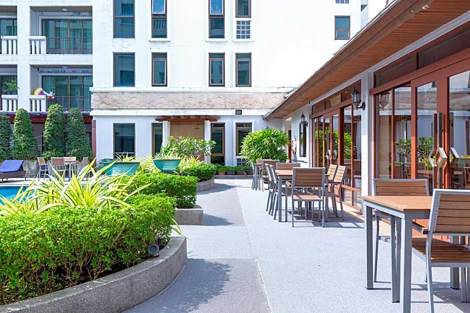 Lasalle Suites And Spa