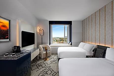 Luxe Level Superior, Guest room, 2 Queen, City view