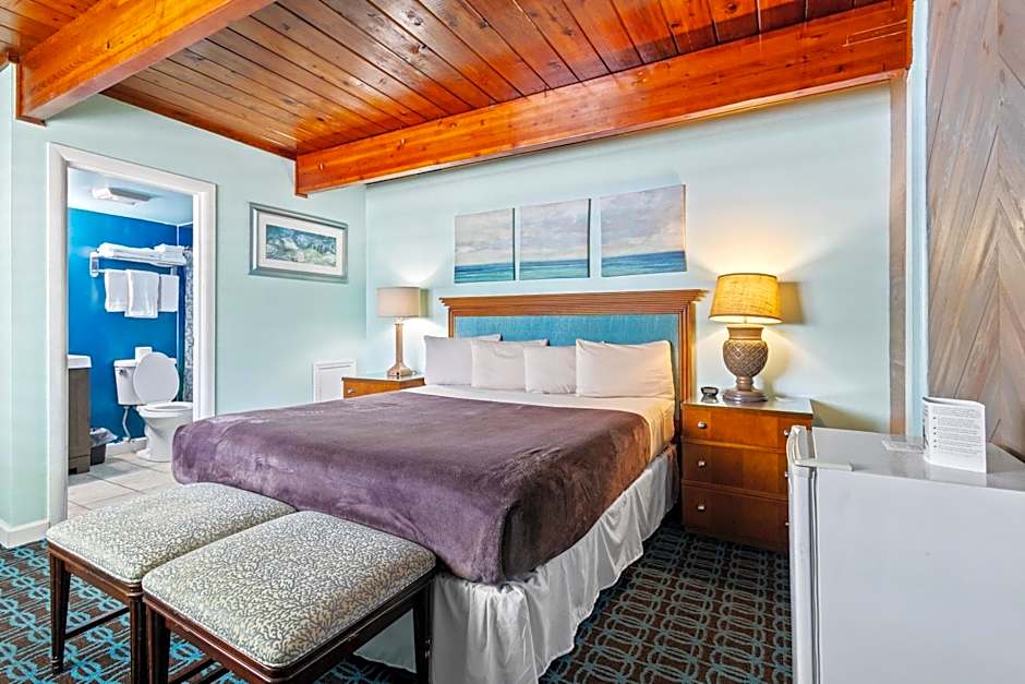 Oceanfront Inn, Inlet View, King Bed, #9