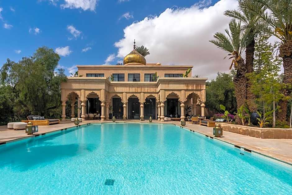 Palais Namaskar
