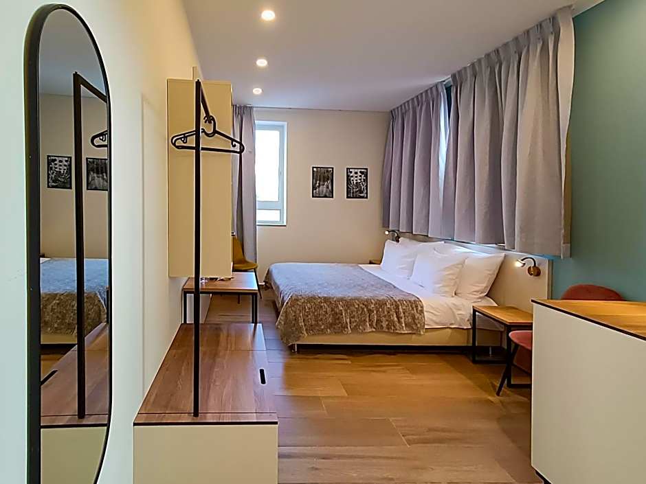 Shlomtzi Hotel