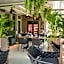 Exclusive Hotel & More