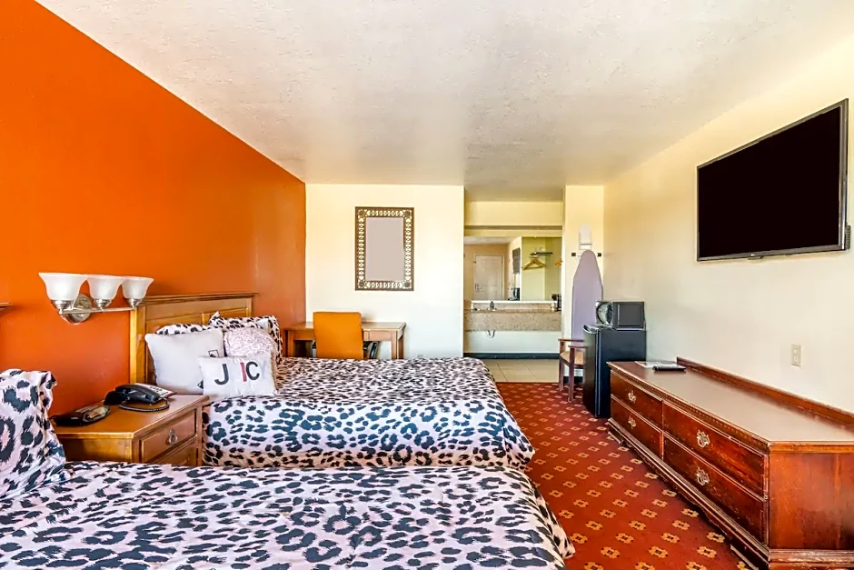 Econo Lodge Inn & Suites Downtown San Antonio
