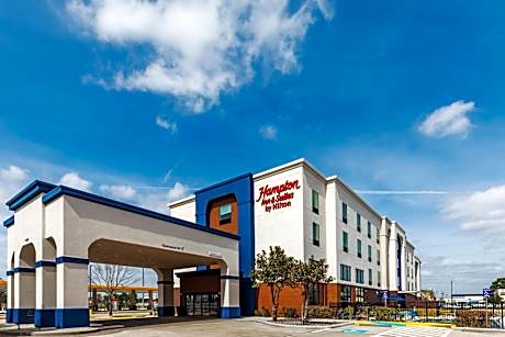 Hampton Inn By Hilton And Suites Tomball