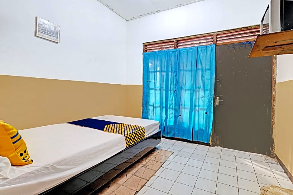 SPOT ON 92983 Hotel Ayu