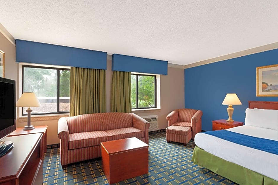 Baymont I S Memphis East – Memphis, TN