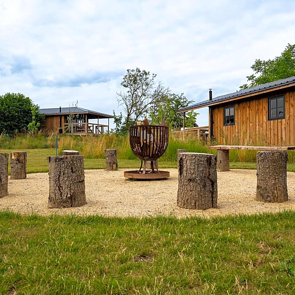 Ecau Lodge - Logement insolite à 30km de Pairi Daiza