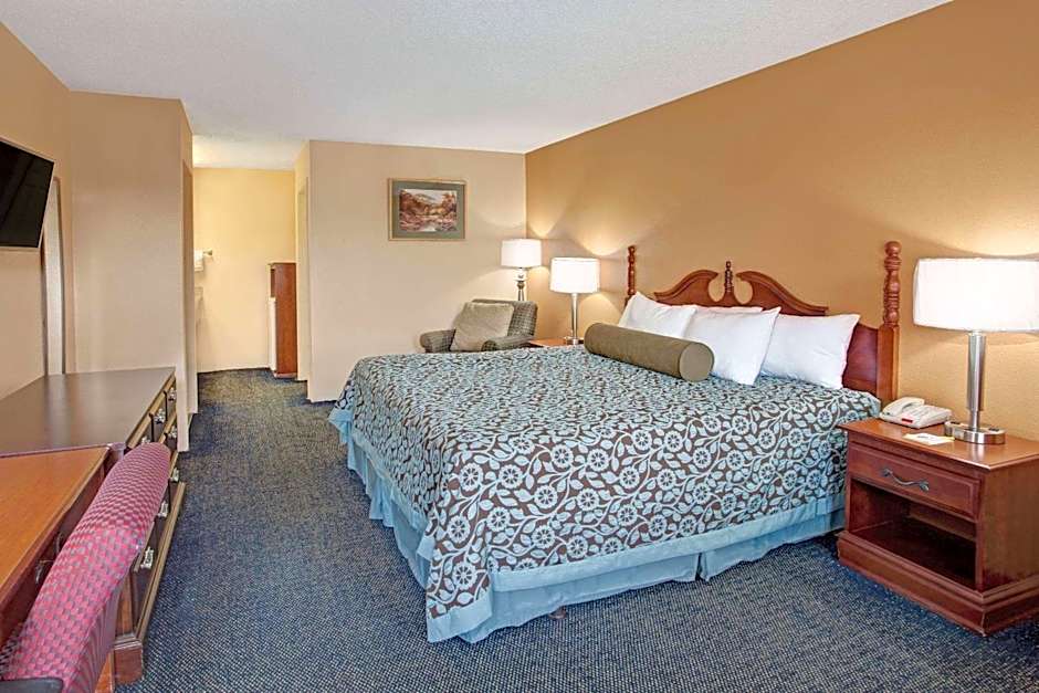 Days Inn by Wyndham Marietta White Water