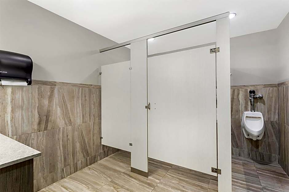 Best Western Plus First Coast Inn & Suites