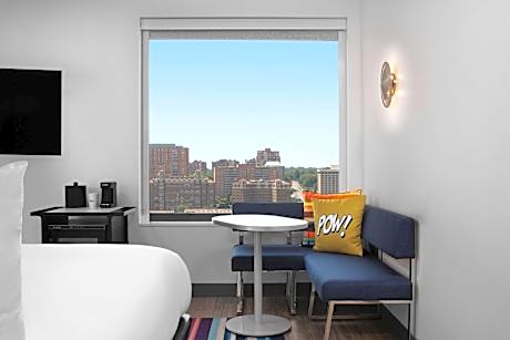 Urban 2 Queen, Guest Room, Guest Room, 2 Queen, Plaza/City Views View