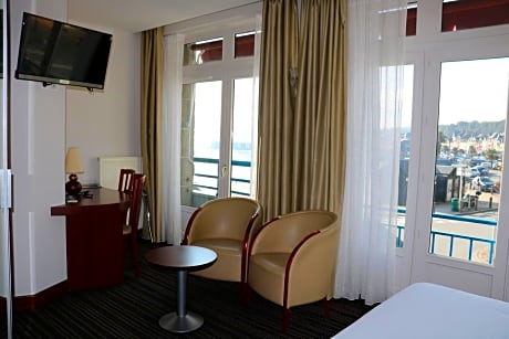 Standard Double Room with Sea or Harbor View