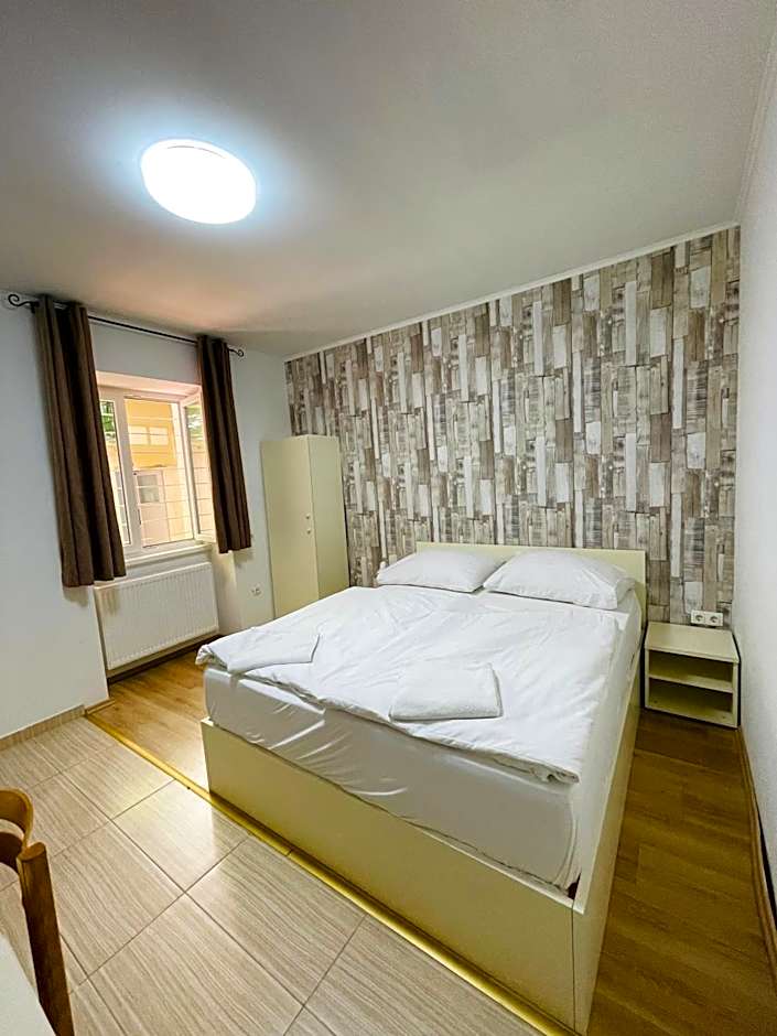 Easy Star Hotel
