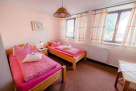 Twin Room with Shower