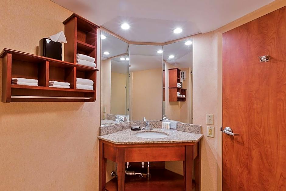 Hampton Inn By Hilton Hendersonville
