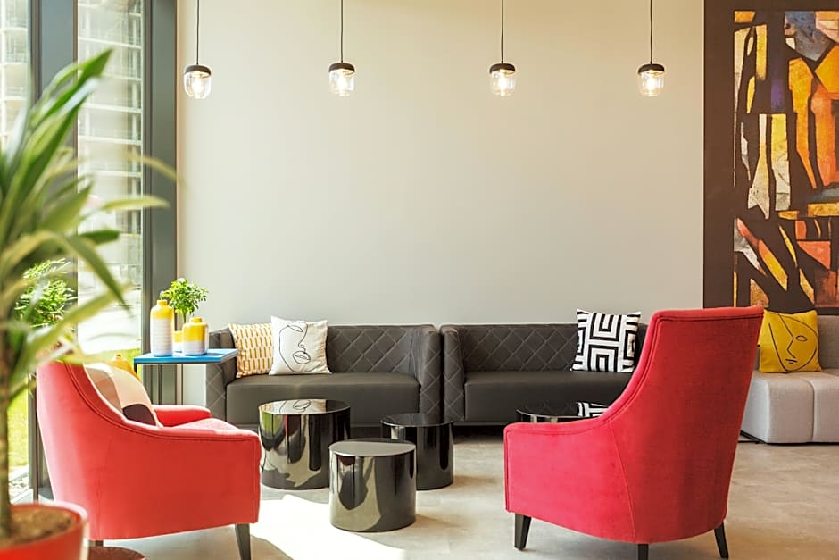 Holiday Inn - the niu, Form Stuttgart Feuerbach