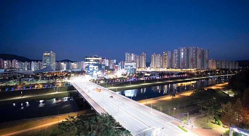 Golden Business Hotel