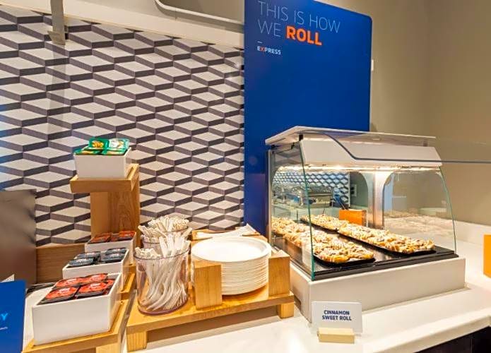 Holiday Inn Express & Suites - Hawaiian Gardens By IHG