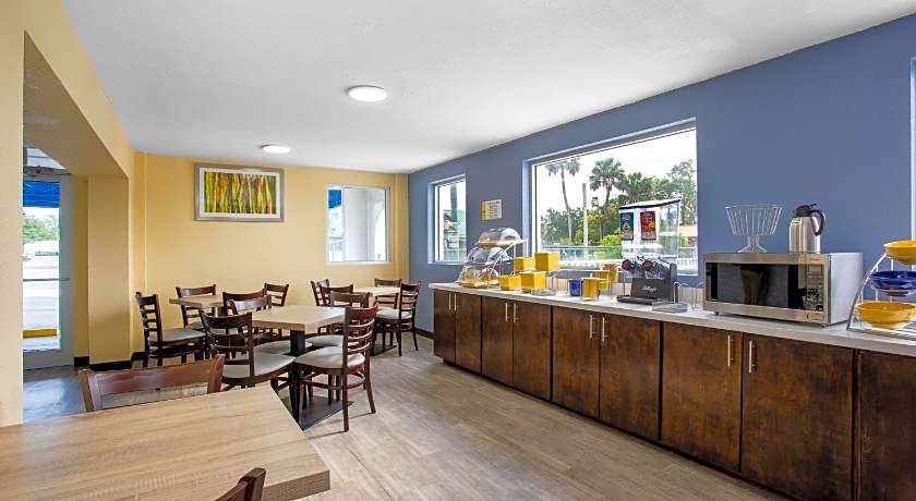 Days Inn by Wyndham Apopka/Orlando