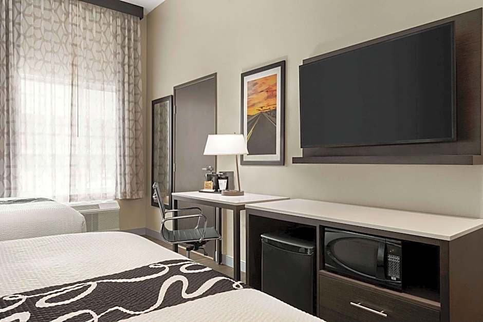 La Quinta Inn & Suites by Wyndham San Bernardino