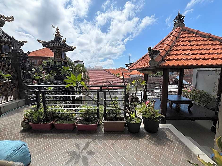 Suwardika Homestay & Dormitory