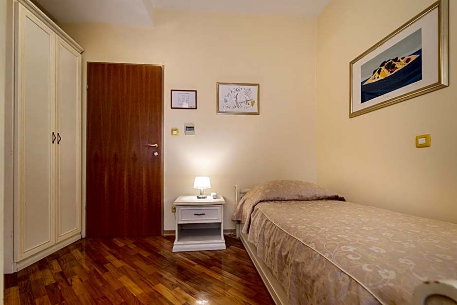 Hotel Peristil