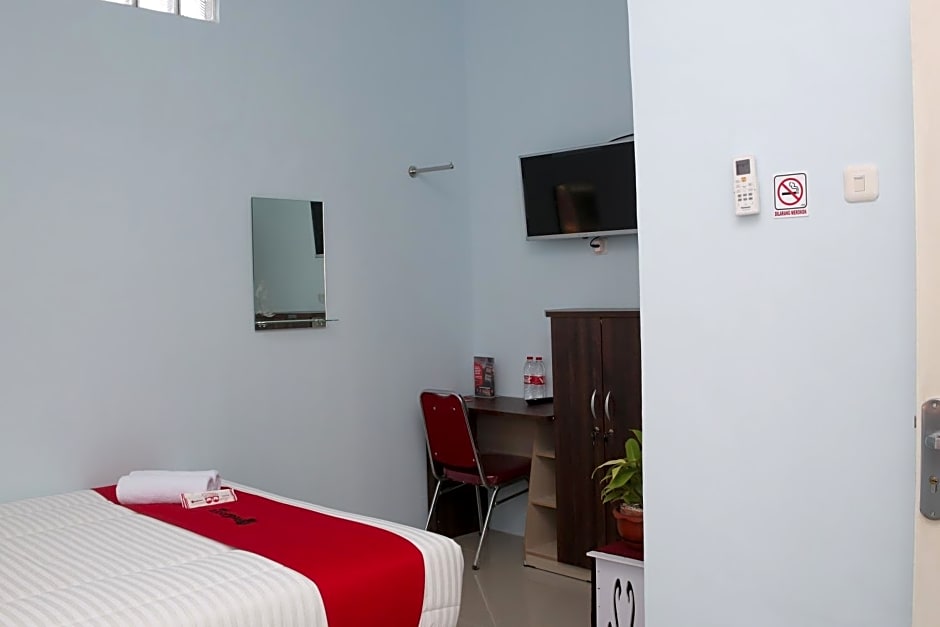 RedDoorz Syariah near Suncity Mall Madiun