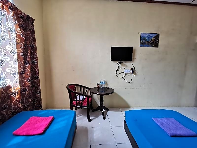 OYO 89819 Raz Hotel Kelulut