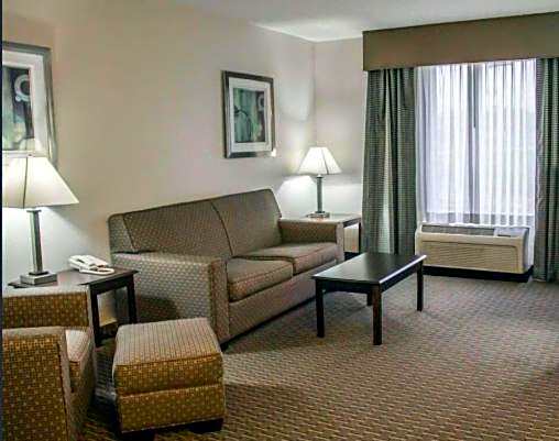 Copley Inn & Suites, Copley - Akron