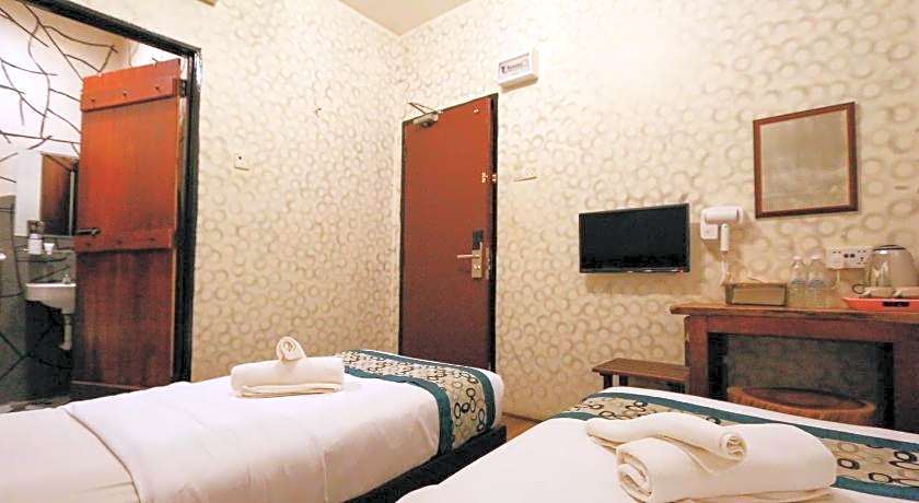 Swing & Pillows @ Anggun Hotel Seri Iskandar, Ipoh