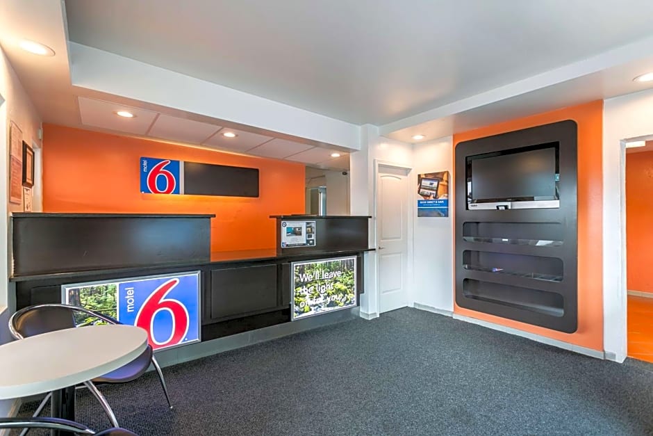 Motel 6-Missoula, MT - University