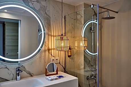 JUNIOR SUITE SEA VIEW 2 ADULTS