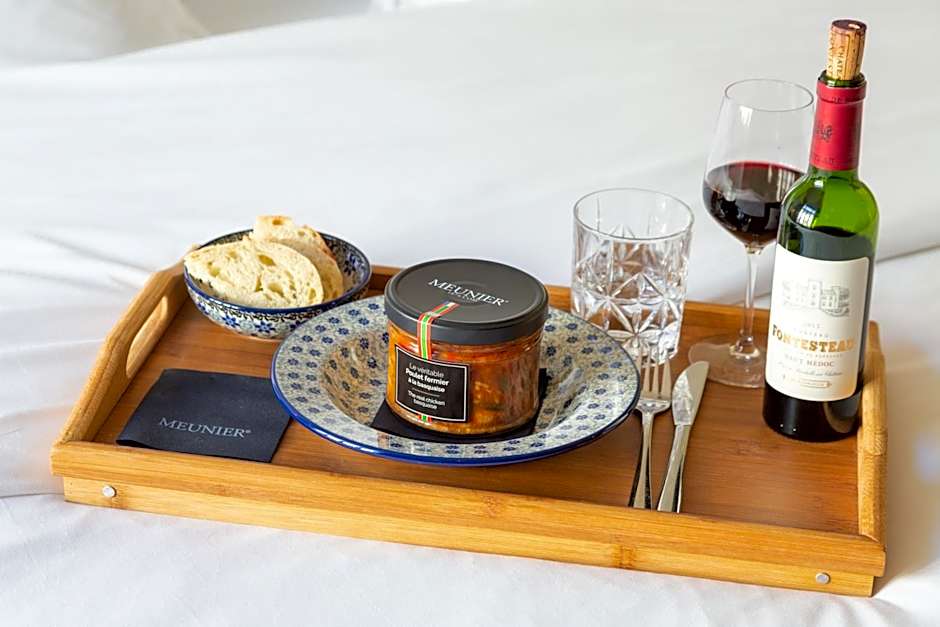 Hotel Perrin - former Carlton