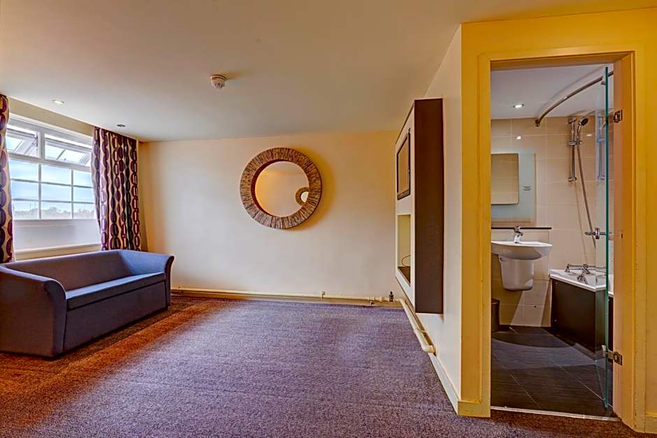 Manchester Airport Stanley Hotel by Belvilla