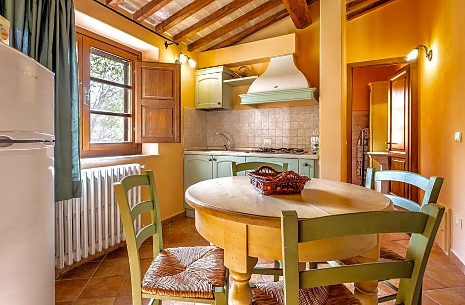 Residence with swimming-pool and thermal pools in Sorano
