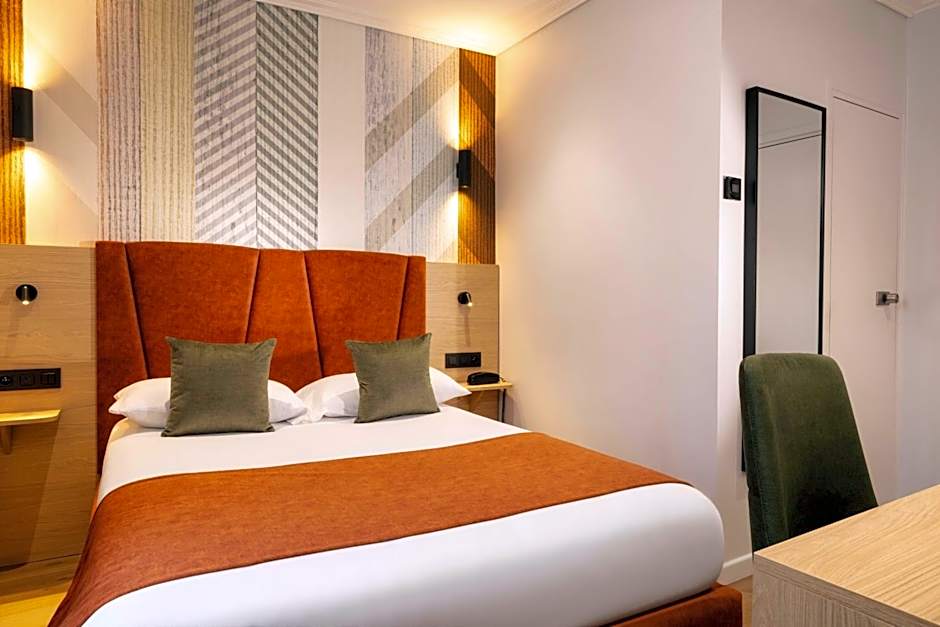 Hotel Espace Champerret