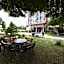 Grand Esie Service Apartment
