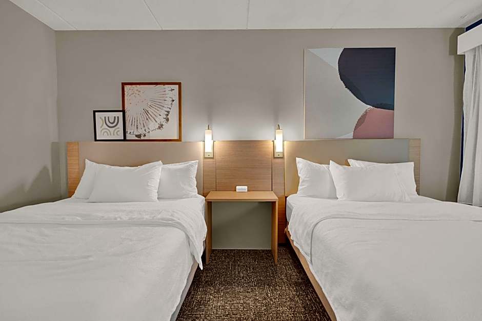 Photo 1 of 22 of 2 Queen Beds, Mobility Accessible, Bathtub