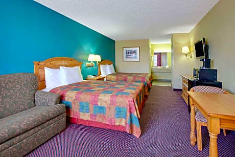 Queen Room with Two Queen Beds - Non-Smoking