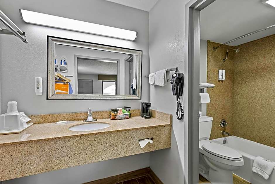 Quality Inn Bowling Green South
