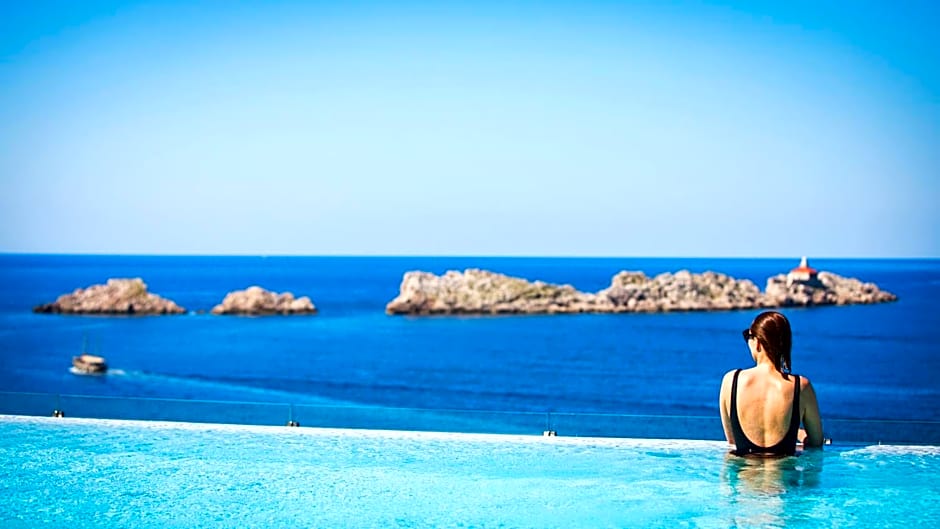 Royal Blue Hotel