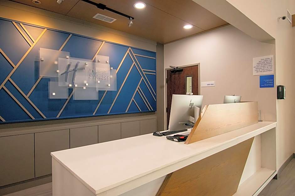 HOLIDAY INN EXPRESS AND SUITES SULPHUR SPRINGS By IHG