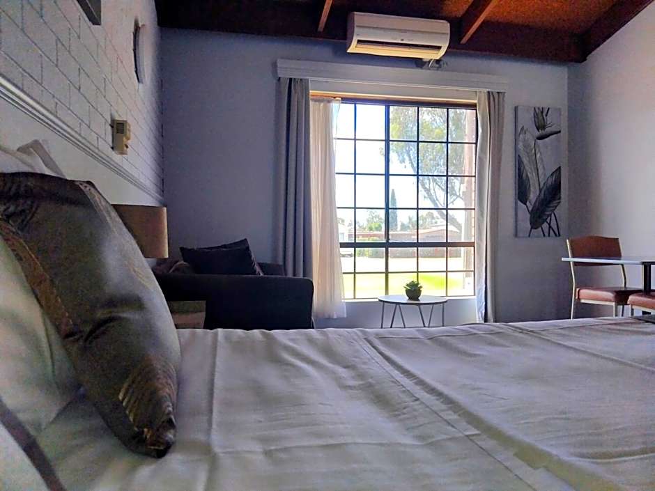 Bakery Park Motor Inn