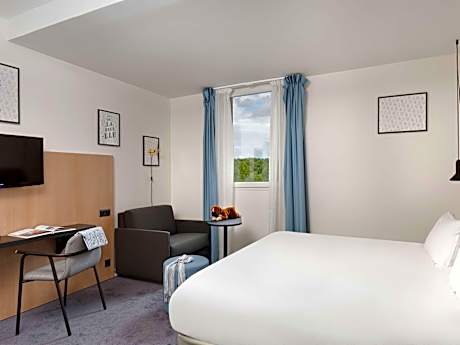 Standard Room with 1 double bed and 1 single sofa bed