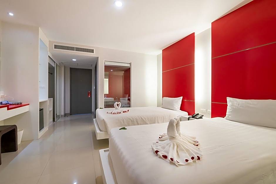 Alfresco Phuket Hotel