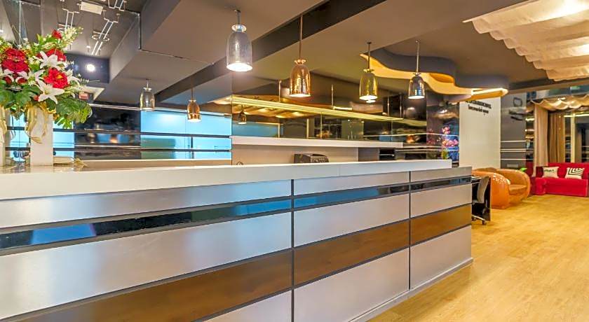 De Lux Bangkok Hotel