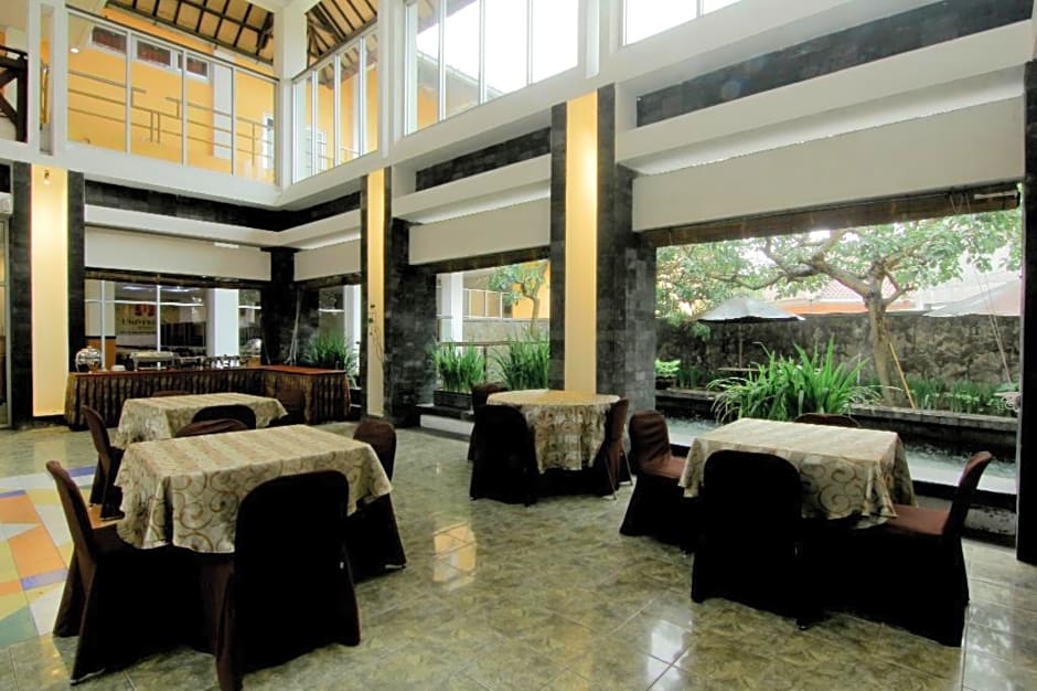 University Hotel by ZUZU